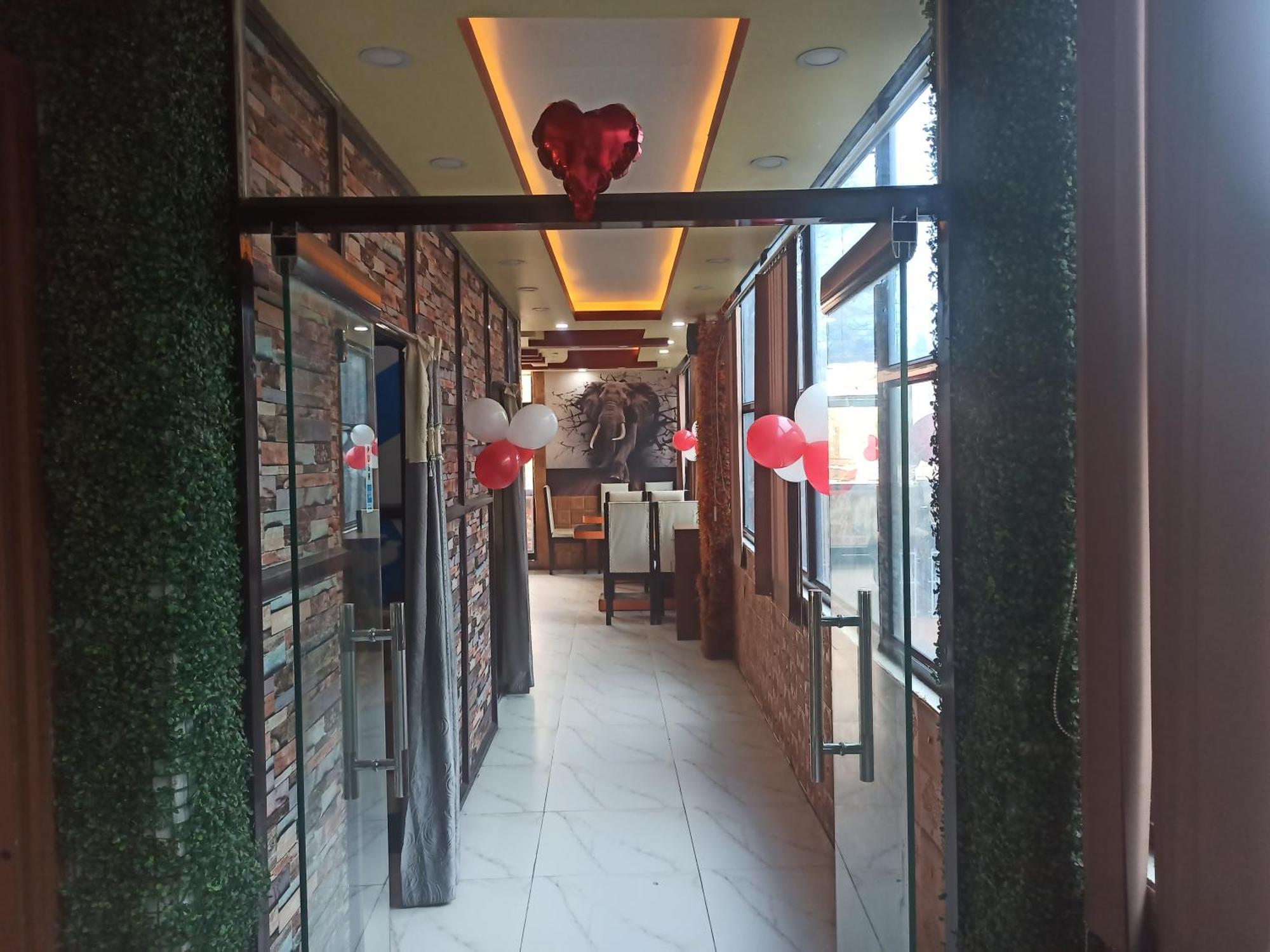 Atithi The Food Palace And Hotel Janakpur 外观 照片